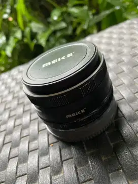 Meike 35mm f/1.7 Sony E-mount (manual focus prime)