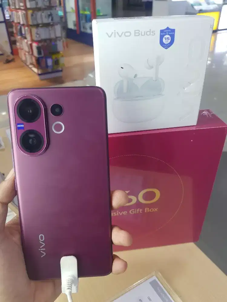 Promo Vivo V60 free exclusive gift box