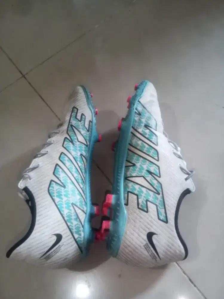 Sepatu Sepakbola Anak Nike Jr. Mercurial Vapor 15 Club FG/MG -original