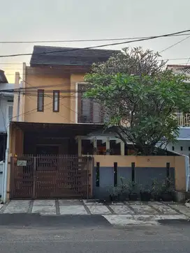 Dijual Rumah 2 Lantai di Perum Puri Gading Bekasi