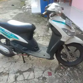 Jual mtr moi warna putih