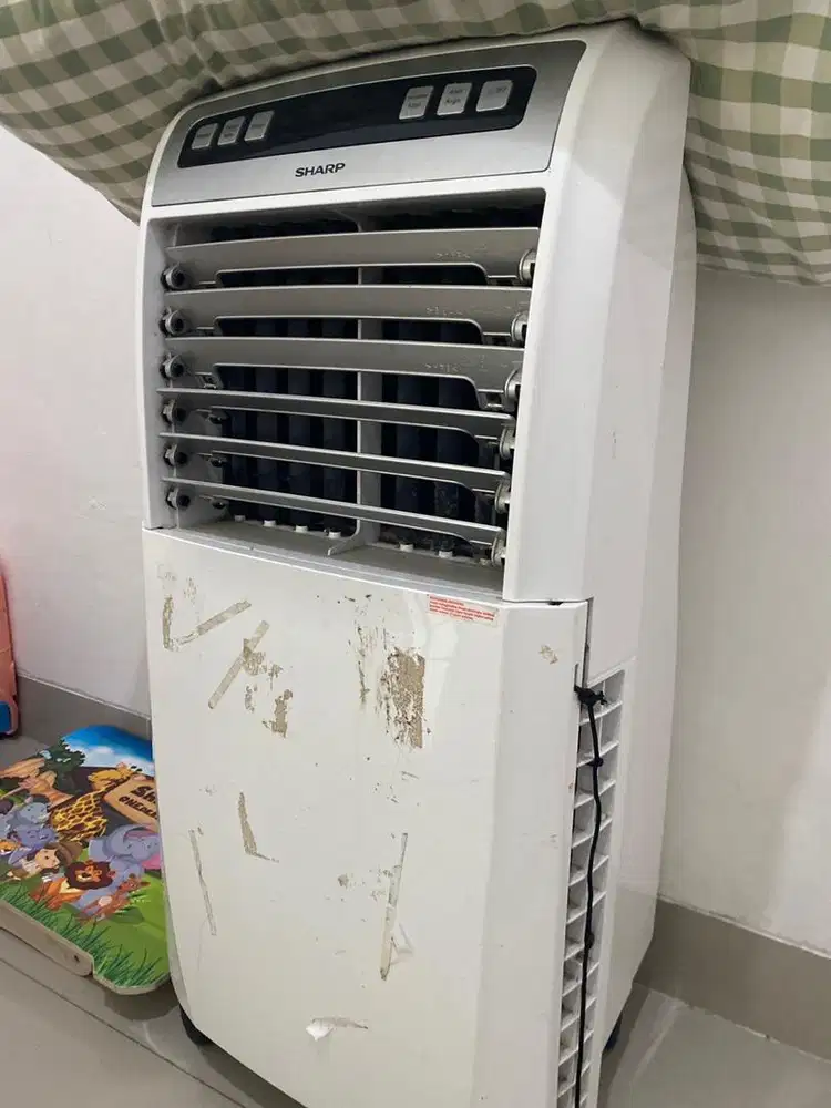 Air cooler warna putih