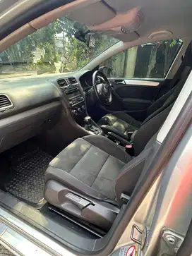 Volkswagen Golf 2010 Bensin