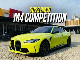 BMW M4 Competition 2023 iDrive8 Yellow on Black Kuning M4C Comp G82