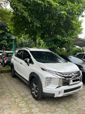 (Mobil Pribadi Terawat) Xpander Cross Premium Package Putih Mutiara