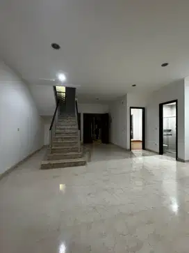 Vco - Disewakan & Dijual Rumah Golf Island PIK uk 8x15 Kosong
