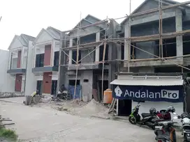 Rumah cluster mewah 2lantai SHm sudah pecah.300m dari pintu Tol