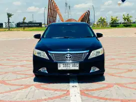 Toyota Camry V 2.5 at 2014