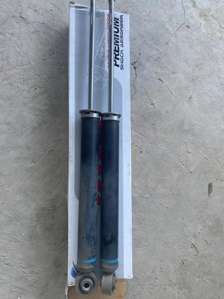 Shock Belakang Agya