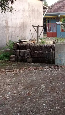 Genteng baru dan lama