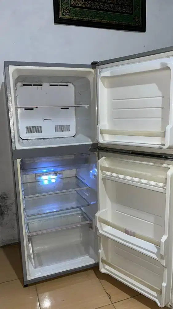 KULKAS SHARP 2 PINTU