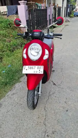 SCOOPY STYLIS KEYLES TOP KONDISI