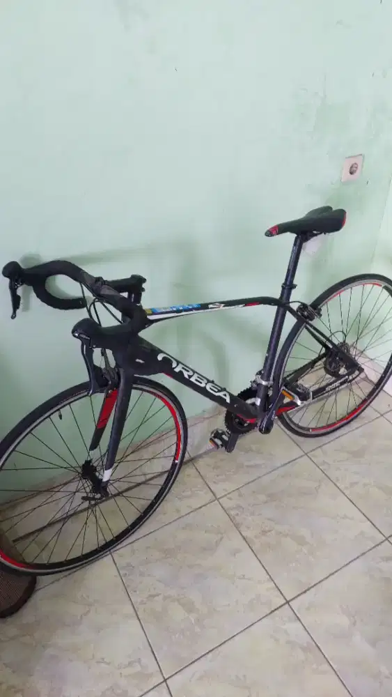 Sepeda roadbike orbea avant