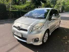 Yaris 2013 Silver S Automatic Transmition