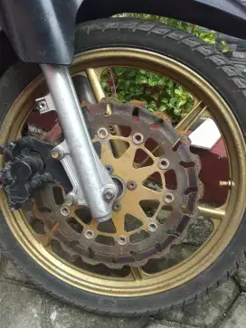 Velg  Yoko palang 6, kondisi masih baik dan normal,ban depanbelakang