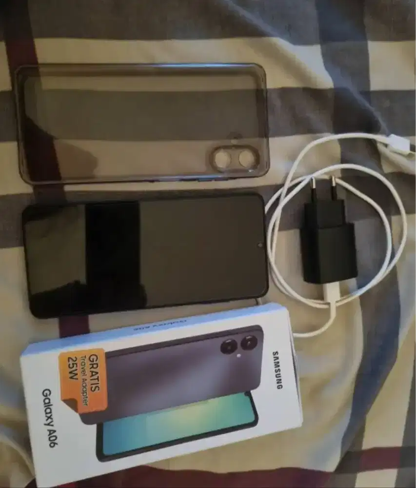 Samsung A06 4/64Gb carbon grey