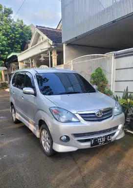 Toyota Avanza 2010 Bensin