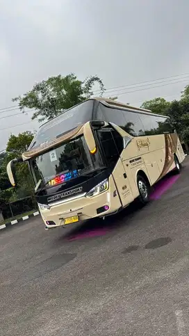 Dijual 2 unit bigbus Hino Rk R260 karoseri Laksana SR2 HD Prime