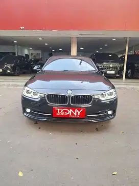 BMW 320i F30 Sport Hitam