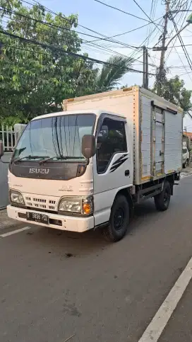 Isuzu ELF NKR 100PS engkel box istimewa 2016