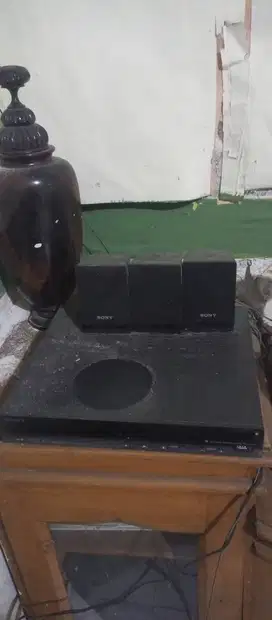 Jual home theater second berikut speaker nya ada 5 speaker nya