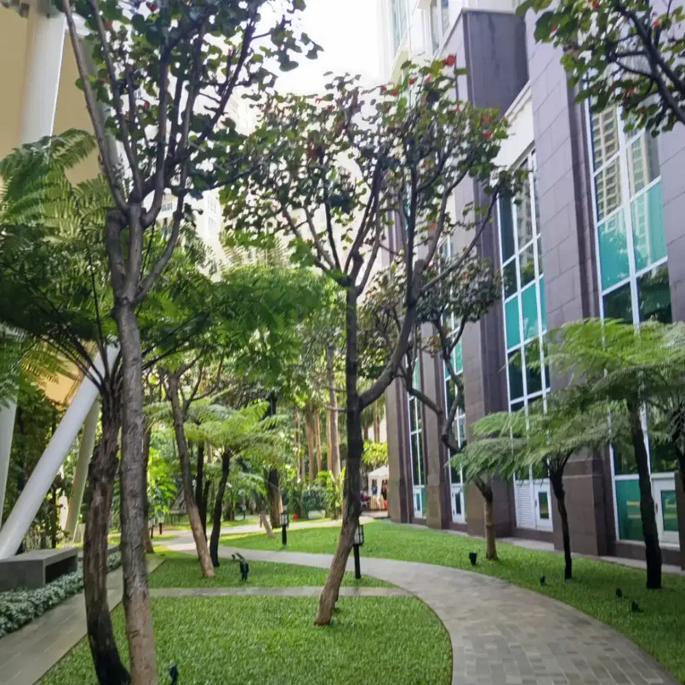 Penjaga villa dua patung khusus pria