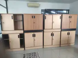 Lemari kayu kantor