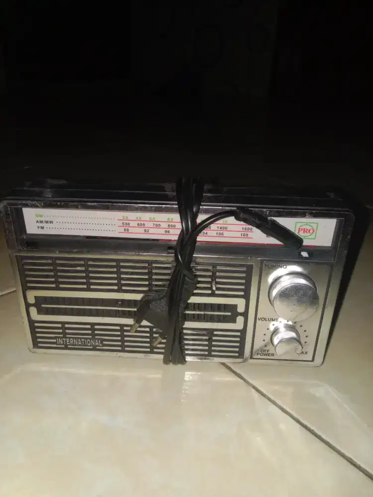 International Fm-AM-SW portable Radio