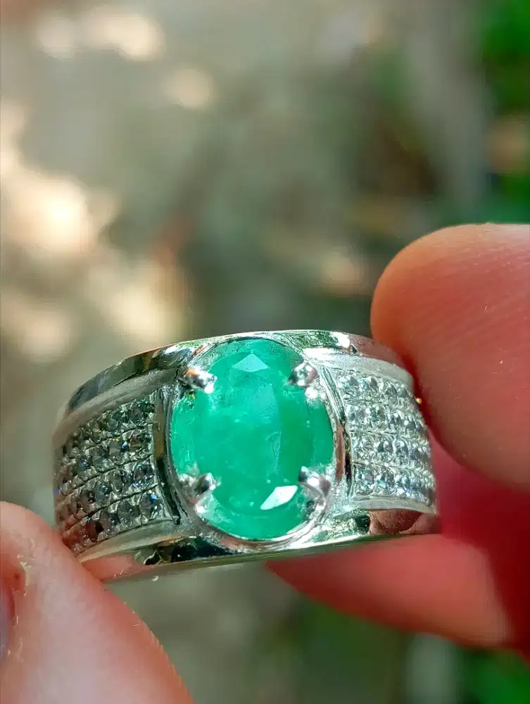 Zamrud emerald beryl COLOMBIA dobel sertifikat besar memo GRI