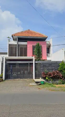 Dijual Cepat Rumah 2 Lantai Full Perabot di Sawojajar 1 Kota Malang