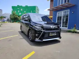 TANGAN PERTAMA PAJAK PANJANG SIAP PAKAI Toyota Voxy 2.0 AT NIK 2017