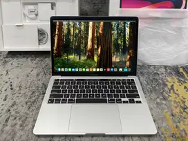 MacBook Pro M2 13 Inch 2022 8/256Gb Fullset Like New
