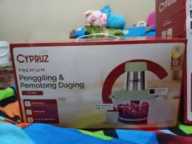 Penggiling daging (choper) & Cold press Juicer merk Cypruz