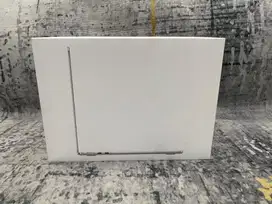 BNIB MacBook Air M3 13 Inch 2024 16/256Gb SEGEL