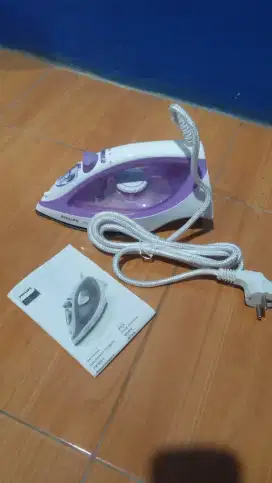 setrika uap Philips GC1418