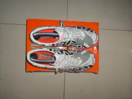 Sepatu futsal ortus legion v4