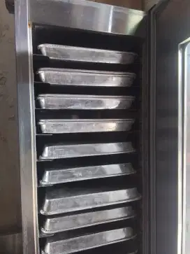 Mesin pengembang roti (bread proofer)