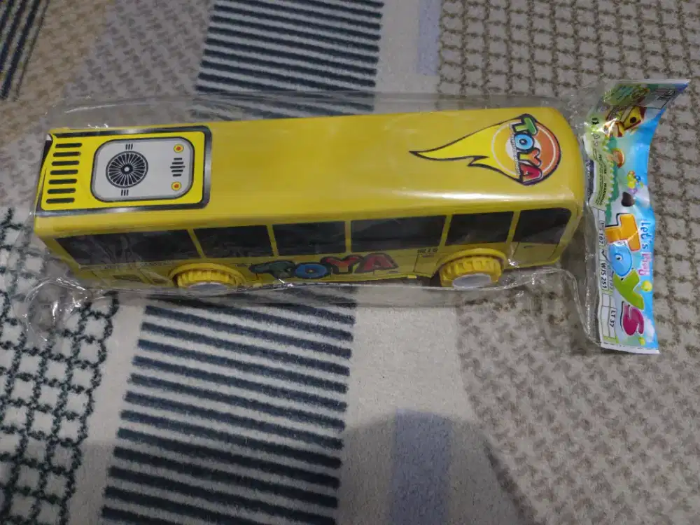 mainan mobil toya
