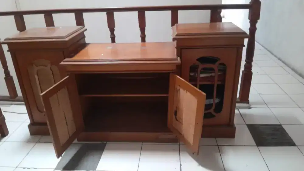 Lemari / rak pakaian