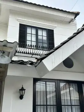 Dijual Rumah 2 Lantai Free Furnish Di Jalan Gunung Raya Cirendeu Nego