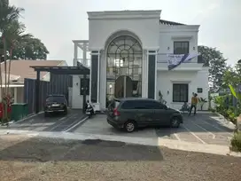 Dijual rumah siap huni swimming pool di cluster sentul city