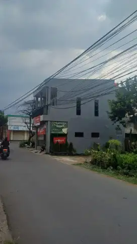Disewa Ruko u/ usaha lokasi pinggir jalan, strategis, 2 lt di JatiAsih