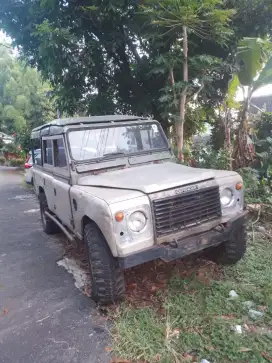 LAND ROVER DEFENDER 1980