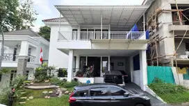Dijual rumah dua lantai siap huni di sentul city bogor