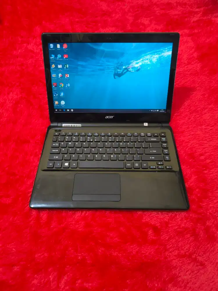 Dijual laptop acer aspire e1-422 slim,amd e1-2500.ram 4 gb,hdd 500 gb