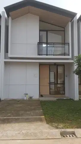Disewakan Rumah Cluster 2 Lantai Lippo Karawaci Strategis