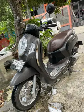 Scoopy Stylish 2023 km 7rb