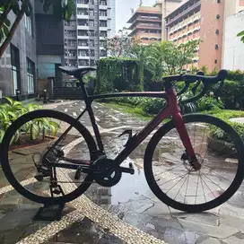 Polygon Strattos S7 Disc Road Bike (Sepeda Balap)