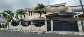 Dijual rumah hook simpang Darmo permai Selatan row terbesar