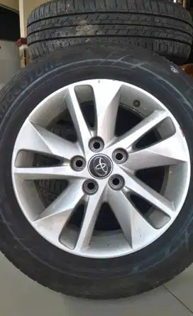 DIJUAL VELG ORI REBORN KONDISI MULUS 5 PCS